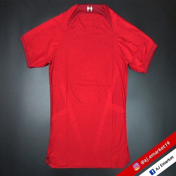 Nike Liverpool FC Scarlet Jersey - Picture 2 of 6